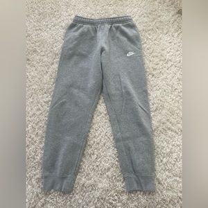 Used Men’s Nike Medium Sweatpants